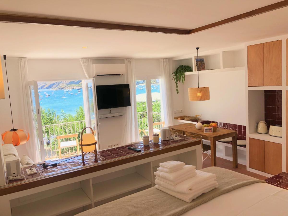 Beachfront Suite In Cadaques Center Esterno foto