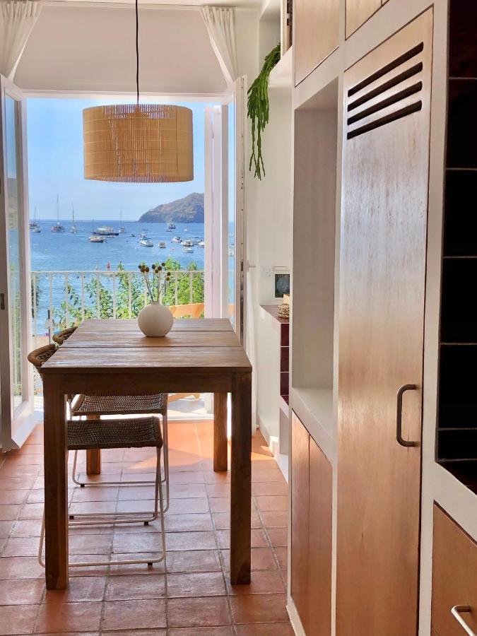Beachfront Suite In Cadaques Center Esterno foto