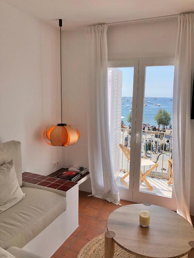 Beachfront Suite In Cadaques Center Esterno foto