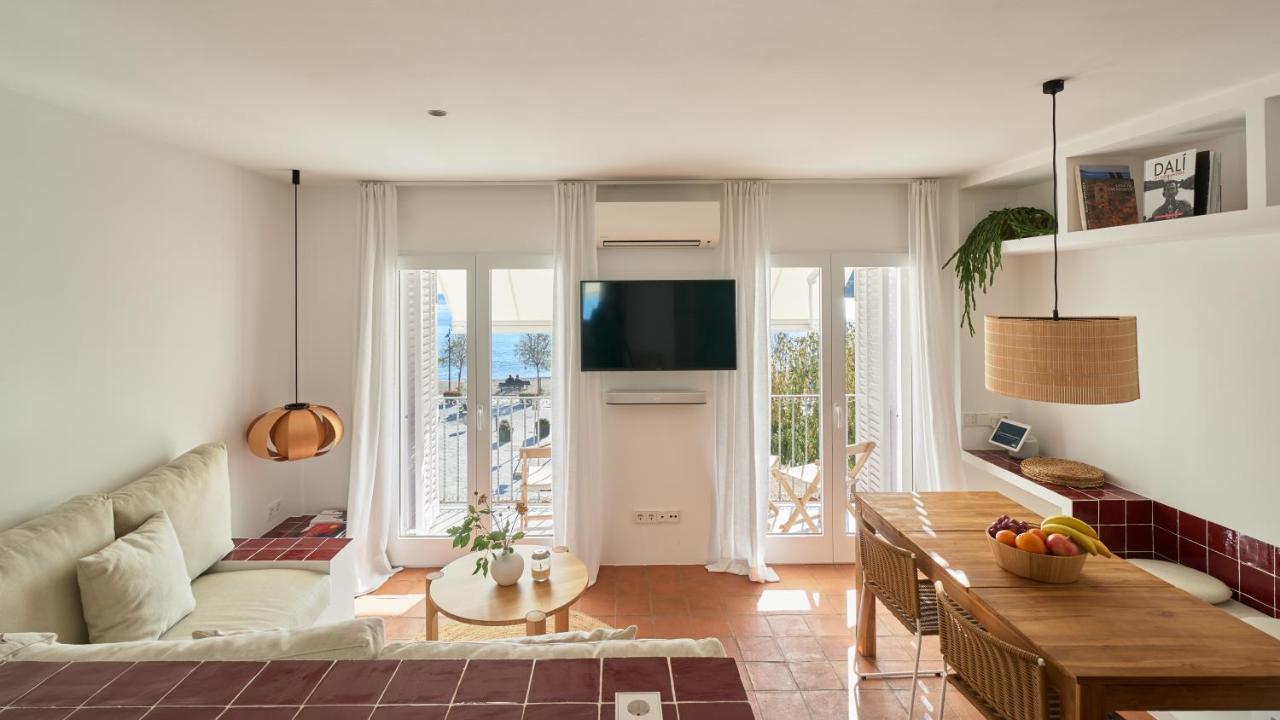 Beachfront Suite In Cadaques Center Esterno foto